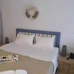 Hotel apartamentowy Ilianthos & Mikros Gialos