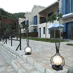 Hotel apartamentowy Ilianthos & Mikros Gialos
