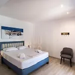 Hotel apartamentowy Ilianthos & Mikros Gialos