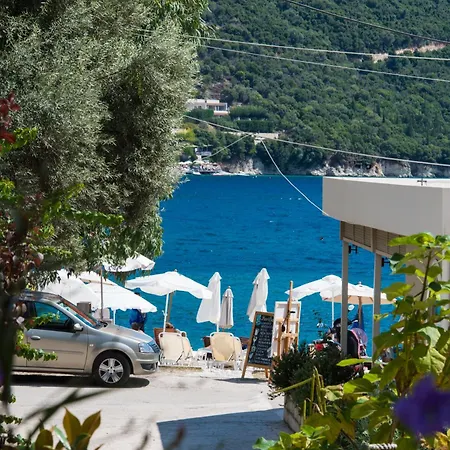 Ilianthos & Aparthotel Mikros Gialos