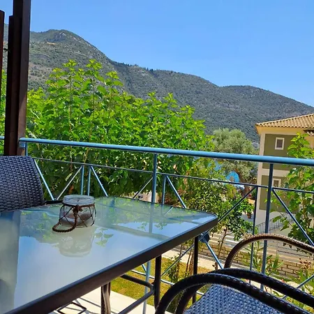 Aparthotel Ilianthos & *