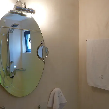 Aparthotel Ilianthos &
