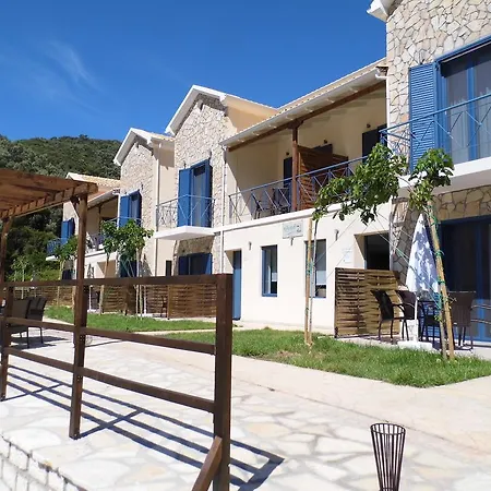 Aparthotel Ilianthos & *