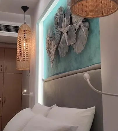 Ilianthos & Apartahotel Mikros Gialos