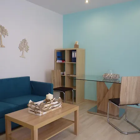 Apartahotel Ilianthos &