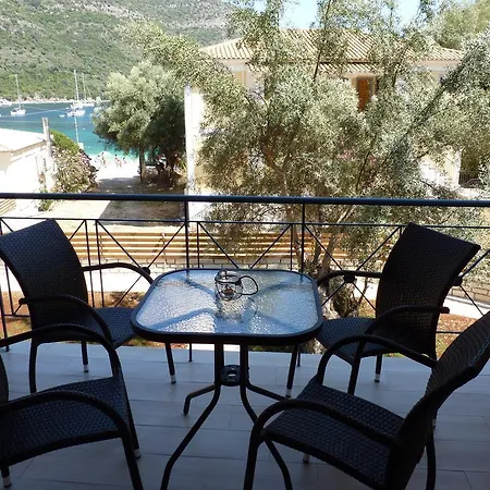 Apartahotel Ilianthos &