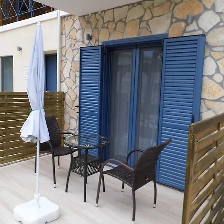 Apartahotel Ilianthos &