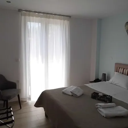 Ilianthos & Mikros Gialos