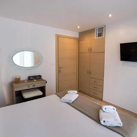 Ilianthos & Aparthotel