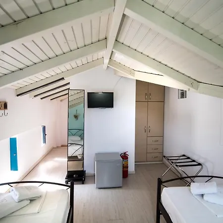 Ilianthos & Apartahotel Mikros Gialos