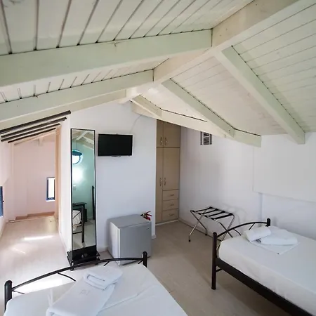 Apartahotel Ilianthos & Mikros Gialos