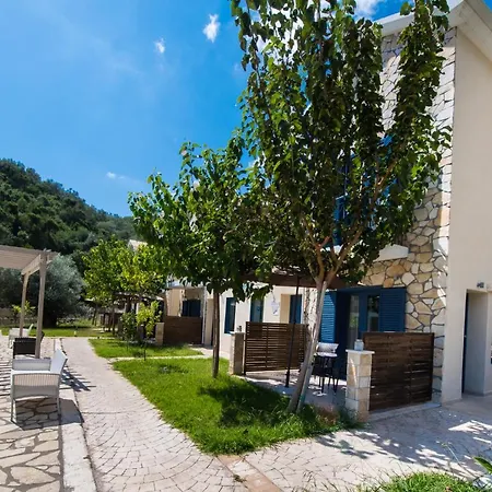 Ilianthos & Apartahotel Mikros Gialos